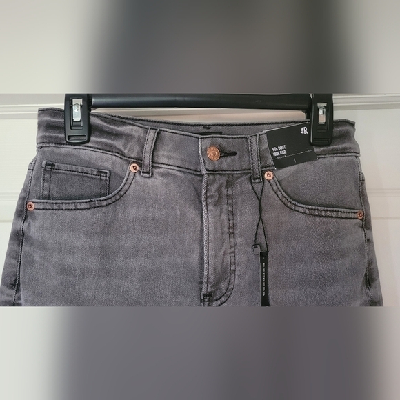 Express NWT $80 Women's Light Gray 90's Boot High Rise Torn Edge Denim Jeans 4R - Picture 2 of 13